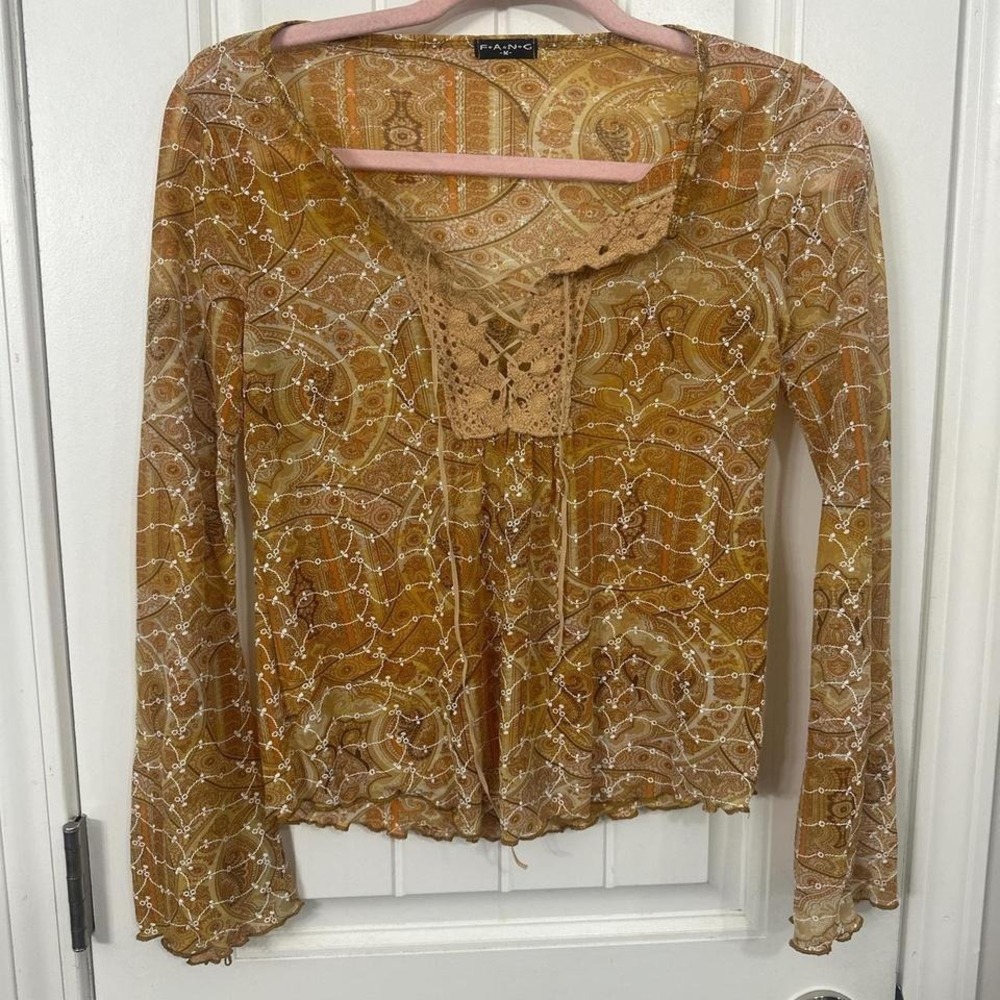 Fang y2k paisley boho embroidered western gold pattern long sleeve top. M‎